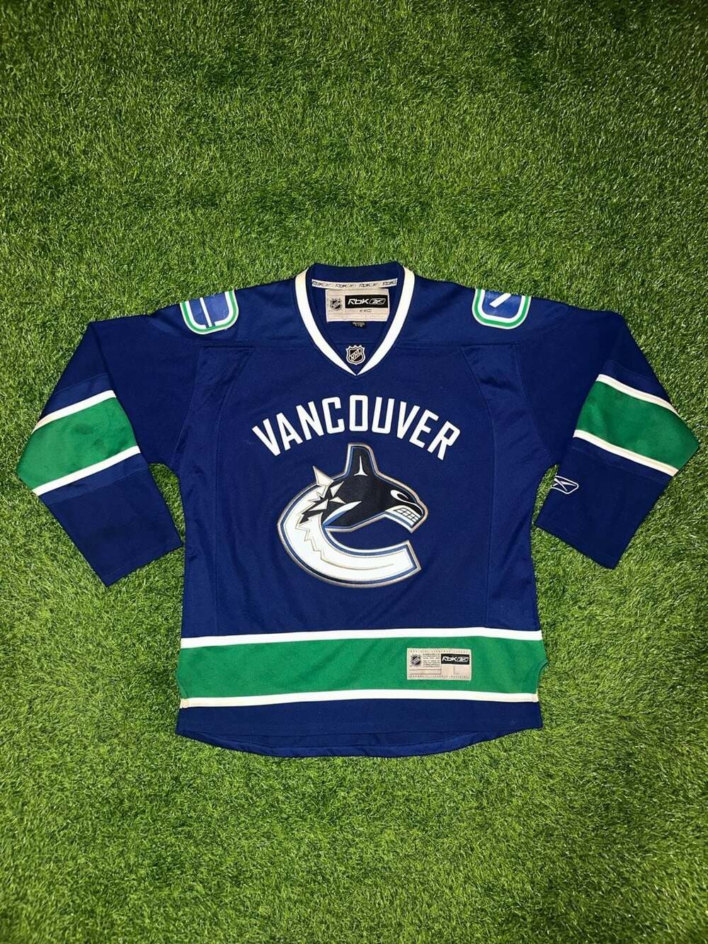 Reebok Vancouver Canucks Hockey Jersey Size L